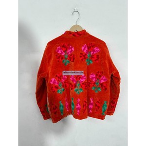 Blouson en velours rouge brodé de fleurs pour femme, col mandarin, manches longues, manteau d'automne, design brodé à la main - Product Image 5