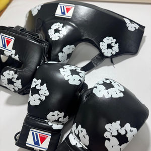 Nuevo Set Profesional de Boxeo Winning con Casco Personalizado y Set de Entrenamiento y Sparring Winning - Product Image 2