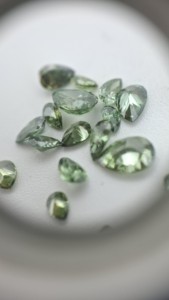 Wholesale Fancy Intense Vivid Green Pear Cut mix lot Lab Grown CVD HPHT VS Clarity Loose Diamond for Jewellery making - Product Image 3