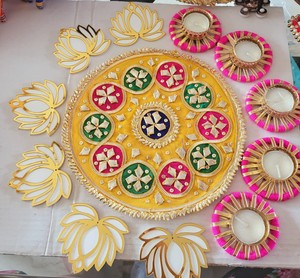 Elegante Portavelas de Metal Estilo Art Deco Ecológico, Flores Artificiales Rangoli, Decoración Tradicional para el Hogar, Bautizo, Diwali - Product Image 4