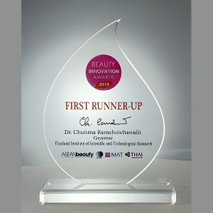 Suero Corrector de Manchas Oscuras con Ácido Tranexámico Profesional para Salón de Belleza, Suero Hidratante Antienvejecimiento con Ceramida, Marca Privada para el Cuidado de la Piel - Product Image 5