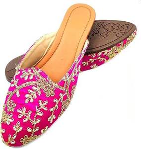 Chaussures pakistanaises traditionnelles plates antidérapantes confortables pour femmes, en coton fait main, avec doublure en coton et décoration en pierres. - Product Image 5