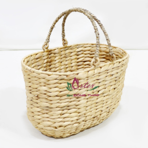Panier de rangement en jacinthe d'eau naturelle tissée à la main écologique pour le rangement des pique-niques et les activités de plein air - Product Image 1