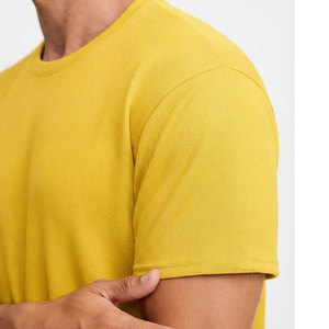 เสื้อยืดออกกำลังกายผู้ชายสีเหลืองสดใส ไซส์ใหญ่ สไตล์วินเทจ ใส่ได้ทั้งในและนอกบ้าน ราคาประหยัด พร้อมบรรจุภัณฑ์ที่ปรับแต่งได้ - Product Image 3