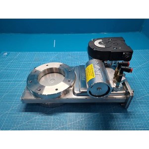 VAT A-275876 14040-PE24-0006/10097 Pneumatic Bellows <b>Sealed</b> Valve Used As Is Legacy Semiconductor Equipment Parts - Product Image 1