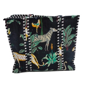 Bolso Tote de Algodón Acolchado Hecho a Mano con Diseño de Selva, Verde, Lavable, Ecológico, para Hombro, Invierno, Verano, Otoño, Primavera - Product Image 1