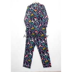 Pijamas de Mujer Hechos a Mano en India con Estampado Digital Floral Vintage de Lujo - 100% Algodón Premium Suave, Transpirable, para Primavera/Verano - Product Image 4