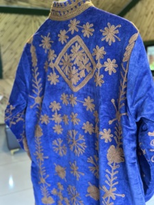 Chaqueta Bomber Larga de Mujer, Tejida a Mano, de Terciopelo Azul Rey, Transpirable, con Bordado Floral para Invierno - Product Image 3