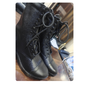 รองเท้ารักษาความปลอดภัยแบบเป็นทางการ หนังสีดำ รองเท้าทำงาน ทนทาน กันลื่น สั่งซื้อจำนวนมาก พร้อมจัดส่ง - Product Image 1