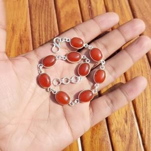 Brazalete Étnico de Latón con Piedras Preciosas Naturales para Protección, Prosperidad y Práctica de Mindfulness, Disponible a un Precio Accesible - Product Image 1