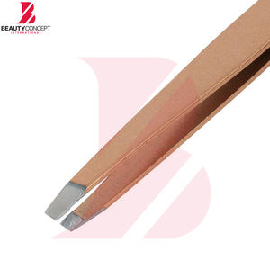 Pinzas para Cejas de Acero Inoxidable con Punta Inclinada de Beauty Concept International, Ligeras y Duraderas para Uso en Casa o Salón de Belleza - Product Image 5