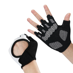 Guantes de fitness flexibles y suaves para gimnasio y con logo personalizado, guantes de fitness cómodos para entrenamiento general y cross training. - Product Image 3