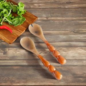 Ensemble de service à salade en résine minimaliste antique pour table à manger ensemble de cuillères à salade mélange de fruits orange tourbillon outils de service en résine manuel - Product Image 1