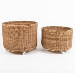 Panier à plantes tissé en rotin naturel, panier à plantes bohème, panier à plantes tissé à la main, panier à plantes d'intérieur avec roulettes - Product Image 1