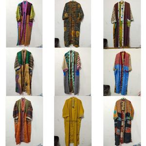 ชุดกิโมโนผ้าไหมซารีวินเทจ 100% สำหรับผู้หญิง งานแฮนด์เมด ตกแต่งด้วยผ้าปะติดสไตล์โบโฮ จีน หรูหรา สง่างาม เหมาะสำหรับใส่ในฤดูร้อน คอวี ปิดด้วยเชือกผูก - Product Image 1
