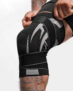 Rodillera de compresión de licra tejida negra y gris con estampado por sublimación, transpirable, de ajuste fácil, para protección en levantamiento de pesas para hombres. - Product Image 2