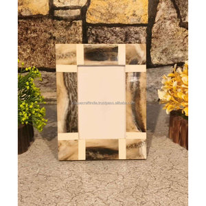 Cadre photo en bois artisanal indien unique et écologique avec incrustation en résine mosaïque terracotta, décoration artistique pour table - Product Image 6