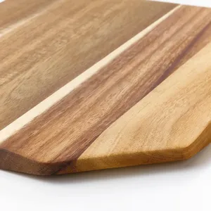 Planche à découper en bois artisanale de haute qualité pour couper la viande de fruits de légumes disponible chez Wholesale Supply - Product Image 2