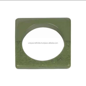 Bracelets en résine faits à la main de style vintage pour femmes, vente en gros en provenance d'Inde, nouvelle collection pour la Saint-Valentin et les tenues de mariage - Product Image 5