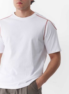 T-shirts pour hommes légers et respirants, col rond, couleur unie, coton OEM, accent de surpiqûre rouge, vente en gros de t-shirts pour hommes - Product Image 3