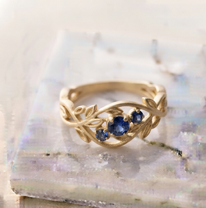 Bague en argent avec feuille d'argent et pierres précieuses fines, saphir floral, bijoux de mariage et de fiançailles - Product Image 1