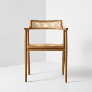 Silla de comedor de madera maciza personalizada con respaldo de ratán natural para restaurante y hotel, venta al por mayor de fábrica en Indonesia - Product Image 3