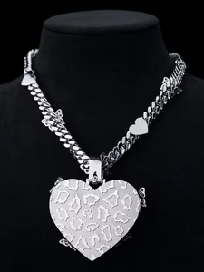 Colgante de Moissanita VVS con Incrustaciones Completas en Forma de Corazón, Plata 925, Estilo Rapper, Joyería Hip Hop, Regalo para Ella - Product Image 5