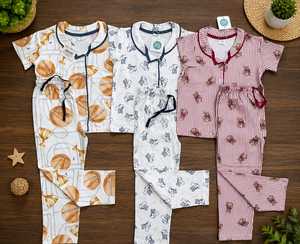 Conjunto de Pijama de Manga Corta con Cuello para Niños, Diseño Único, Suave y Casual, en Venta - Product Image 2