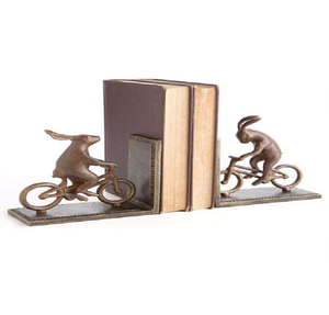 Serre-livres éléphant majestueux en deux parties, finition dorée texturée, capture une position de marche puissante. Disponible aux prix de gros. - Product Image 2