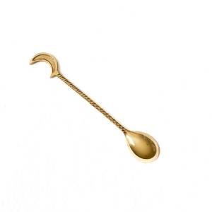 Cuchara de postre dorada con mango de latón y diseño de luna antigua en relieve para el hogar y hoteles, de Universal Overseas - Product Image 4