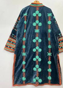 Kimono de terciopelo con bordado Suzani - Product Image 2