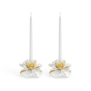Candelabros en Forma de Flor Dorada con Detalles Florales en Rosa y Blanco sobre Base de Mármol para Decoración del Hogar - Product Image 2
