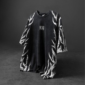 เสื้อยืดโอเวอร์ไซส์สีดำสำหรับผู้ชาย ผ้าฝ้าย พิมพ์ลายเปลวไฟสีขาว คอกลม สตรีทแวร์ แขนสั้น ผ้าเจอร์ซีย์ถักลาย - Product Image 1