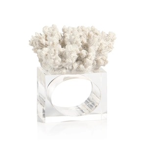 Elegante Anillo para Servilletas de Coral Blanco y Acrílico Transparente, Decoración de Mesa Estilo Costero, Porta Servilletas Cuadrado de Lucite Moderno y Lujoso - Product Image 1