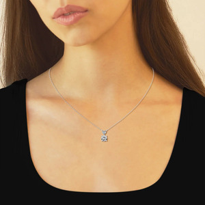 Collar con colgante de corazón de oro blanco y diamante redondo cultivado en laboratorio - Product Image 3