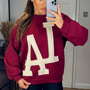 Sweat-shirt col rond pour femme bordeaux, grande taille, avec appliqué lettre LA crème, manches lanternes, en mélange de coton - Product Image 1