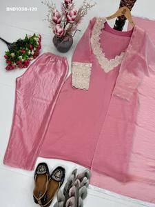 Kurti rosa de seda de diseño elegante con cordones, lentejuelas y trabajo manual, listo para usar, con conjunto de blusa, pantalón y dupatta, a precio de mayorista. - Product Image 5