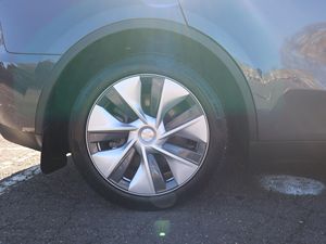 Promotions 2024 Tesla Model Y Long Range SUV Prêt à être expédié dans le monde entier - Product Image 3