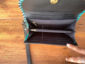 Coque de téléphone portefeuille à motifs occidentaux usinés à la main Collection élégante de portefeuille pochette à bracelet en cuir occidental multi-usages - Product Image 5