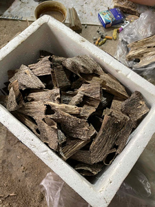 Copeaux d'encens d'agarwood de haute qualité du Vietnam pour arômes, matériau naturel en bois, encens de frankincense pour la maison, prix d'usine - Product Image 2