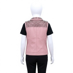 Chaleco Corto de Cuero Genuino Rosa para Mujer, Estilo Punk, con Decoración de Remaches, Cuello Vuelto y Triple Abotonadura - Product Image 2
