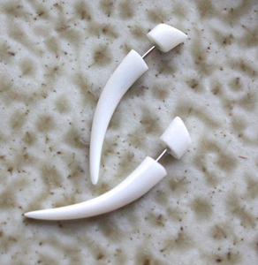 Boucles d'oreilles en os naturel, bijoux faits à la main, style bohème chic - Product Image 1