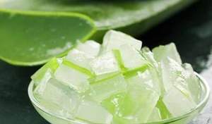 MASCARILLA FACIAL DE ALOE VERA | Mascarilla Facial Hidratante y Calmante Profunda | Rico en vitaminas A, B, C y E | Tratamiento Antiinflamatorio y Blanqueador de la Piel - Product Image 6
