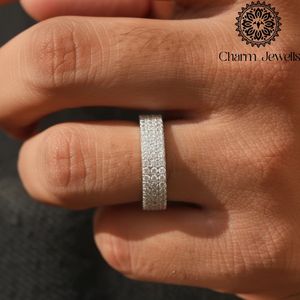 Bague Éternité Femme Charm_Jewells en Argent Plaqué Or 18K Certifiée IGI, 3 Grammes, Moissanite Taille Coussin, Sertie à Griffes - Product Image 1