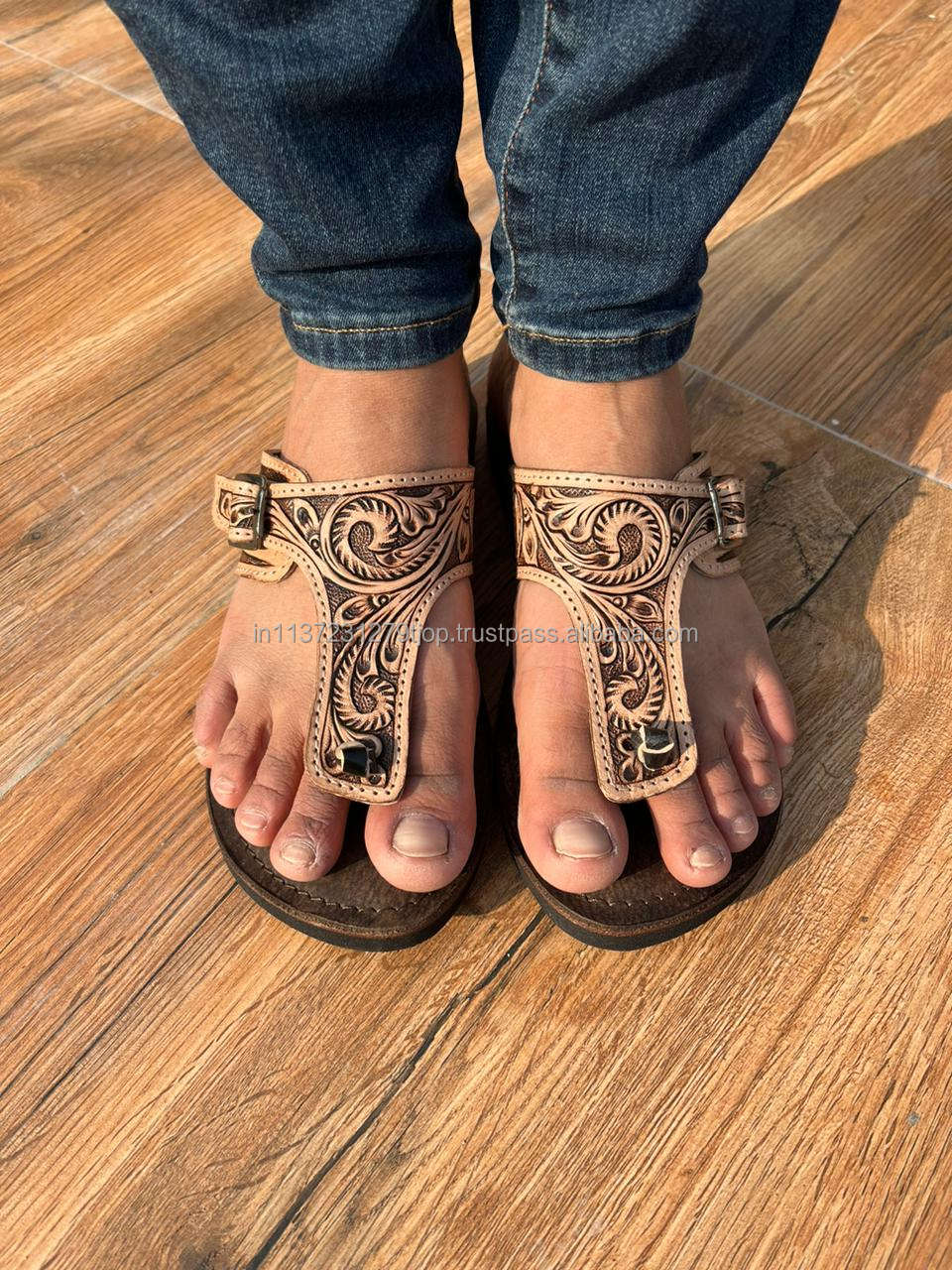 สีน้ำตาล