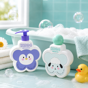 Bouteille de shampooing pour bébé en plastique HDPE en forme de fleur, 200 ml, 300 ml, blanche, avec bouchon pompe, pour les soins des bébés, fabricant d'usine au Vietnam - Product Image 4