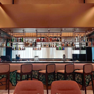 Porte-bouteilles mural personnalisable en métal – Étagères en fer, aluminium et acier inoxydable pour l'affichage de whisky et de vin lors de fêtes - Product Image 4