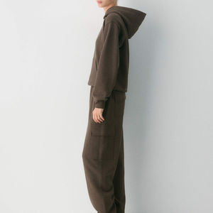 ชุดวอร์มผู้ชายสีน้ำตาล ผ้าคอตตอนหนา ชุดวอร์มผู้ชาย เสื้อฮู้ดดี้โอเวอร์ไซส์ กางเกงคาร์โก้ขายาว ชุดเซ็ตพร้อมปักโลโก้ สตรีทแวร์ - Product Image 6