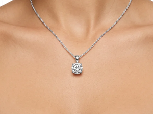 Pendentif délicat en or 14 carats, bijou raffiné orné de diamants ronds de laboratoire de 1,00 carat au total - Product Image 2
