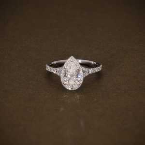 Bague solitaire halo vintage en or blanc 14 carats avec diamant de laboratoire en forme de poire de 1 carat, certifié IGI E VVS2, pour mariage, anniversaire ou fiançailles - Product Image 1